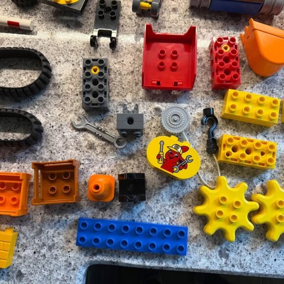 Lot of 100+ Variety of Construction Duplo-Lego Vehicles, Figures, Equipment More - Picture 3 of 7